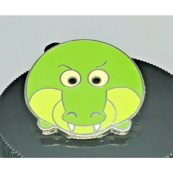 Disney Green Dragon Authentic Official 2017 Trading Lapel Pin Collectible Button - Picture 1 of 11